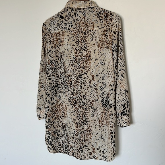 Spense Animal Print Button-Up Tunic Blouse Neutral Leopard Size Small - Picture 2 of 4